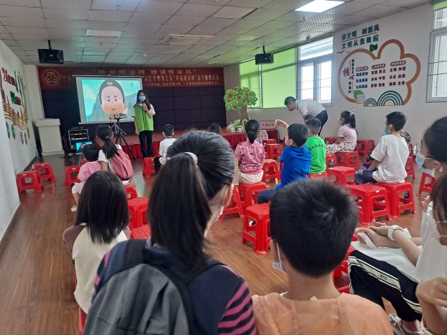 三鄉(xiāng)鎮(zhèn)開(kāi)展“幸福閱讀樹(shù)，禁毒齊守護(hù)”宣傳活動(dòng)圖片1.jpg