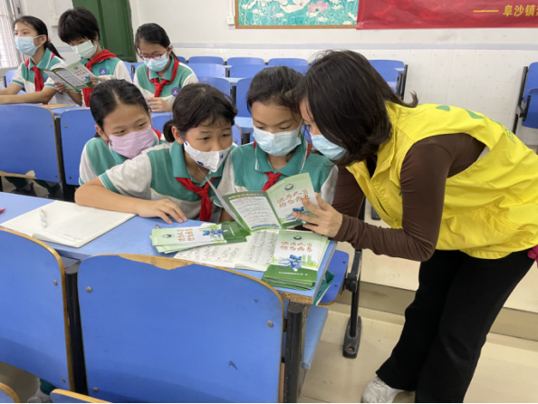 阜沙鎮(zhèn)禁毒信息〔2022〕第254期--【禁毒攻堅(jiān)】“無毒青春，健康校園”—阜沙鎮(zhèn)開展禁毒宣傳進(jìn)校園